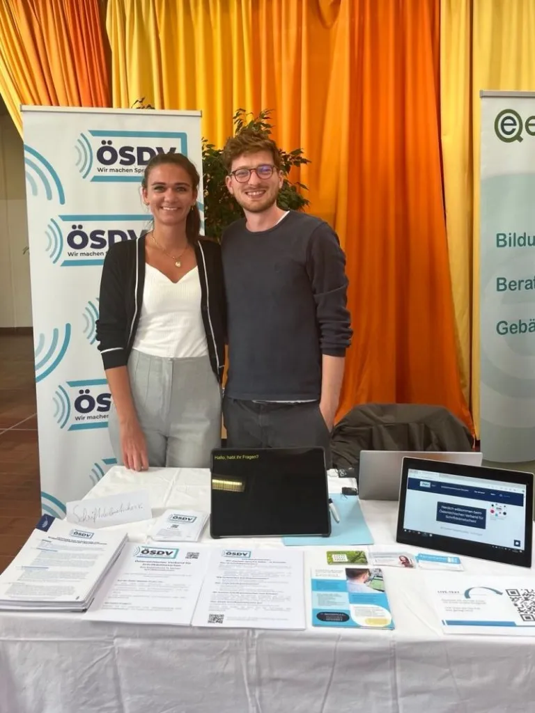 Andreas Pechhacker und Julia Matzenberger am ÖSDV Stand